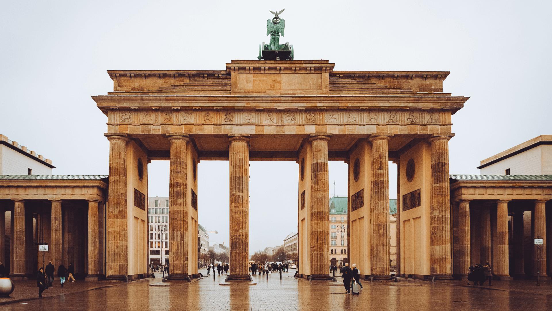 DESTACADA visitando la ciudad de Berlin 2 - RECORRIENDO LA HISTÓRICA CIUDAD DE BERLÍN
