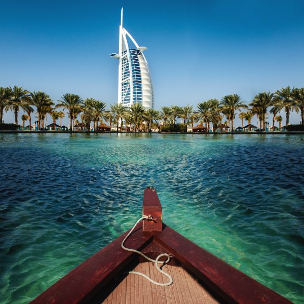 luxury place resort and spa for vacation in Dubai 600x600 - Viaje de 11 noches a Arabia y Copa del Mundo
