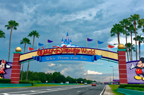 Entrada de Walt Disney World cerca de Orlando