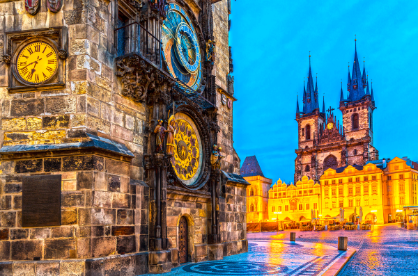 Praga, Iglesia de Tyn y Plaza de la Ciudad Vieja. República Checa