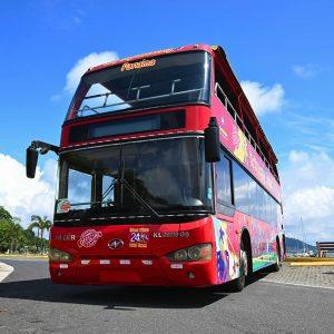 Autobús de City Sightseeing recorriendo la ciudad