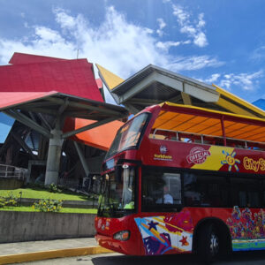 Panorámica urbana de la ciudad moderna con rascacielos