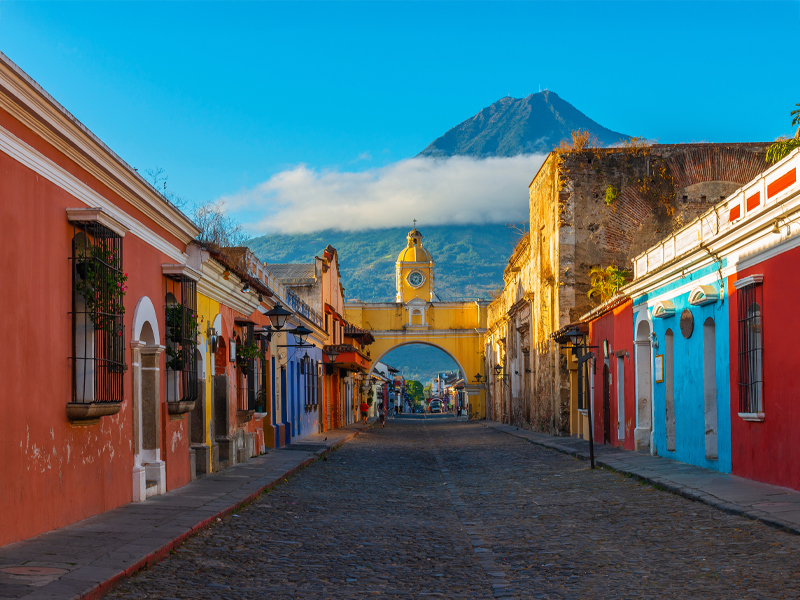 Vista panorámica del Volcán de Agua en Antigua, Guatemala
