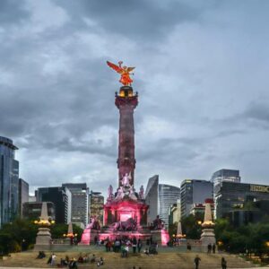 Banner de un paisaje cultural en México con viento