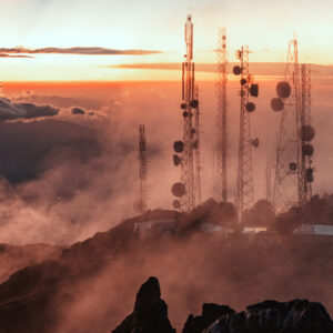 Vista impresionante del Volcán Barú al amanecer