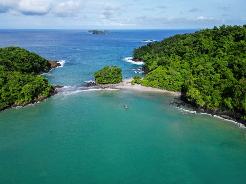 Vista panorámica de Chiriquí, Panamá, resaltando su vegetación exuberante y montañas